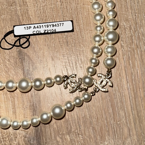 Like New! CHANEL pearl necklace - Picture 9 of 9
